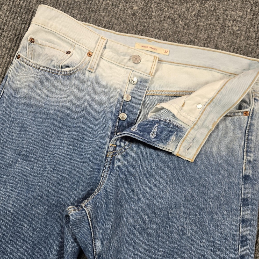 Levis Wedgie Straight Jeans Womens 32 Light Wash High Rise Button Fly 32x28‎